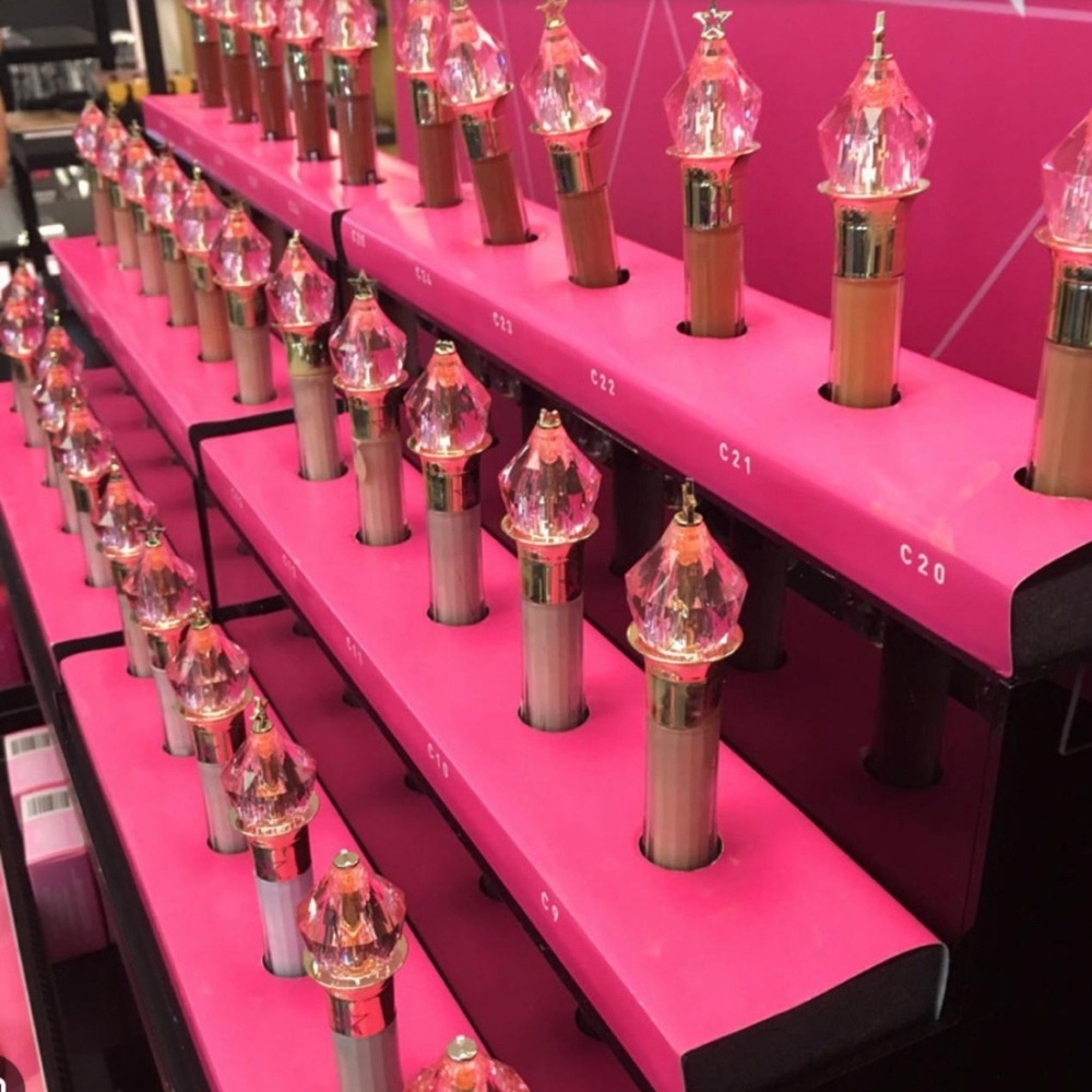 Jeffree Star Magic Star Concealer *NIB
Various Shades to choose from